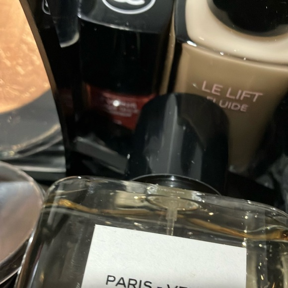 CHANEL Gold Bronzer & Contour Makeup - Picture 6 of 12